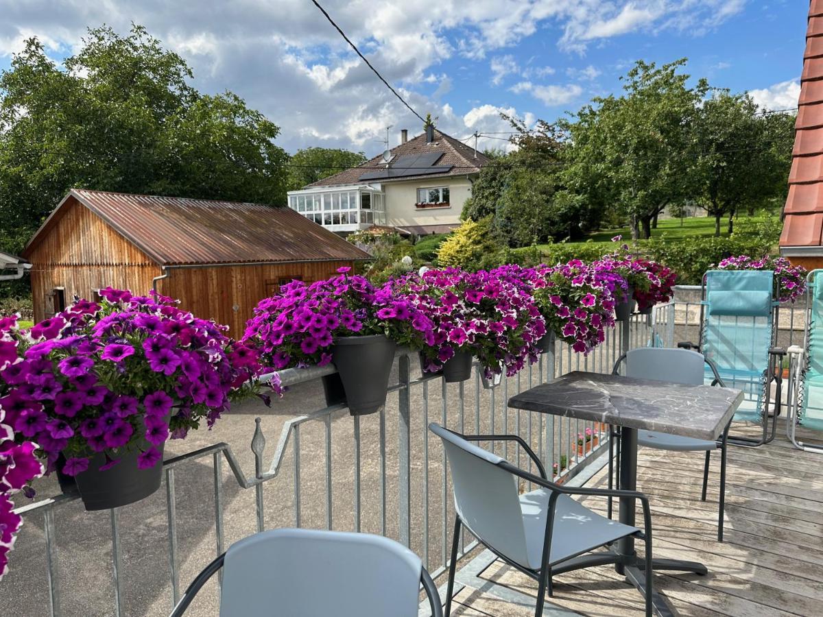 Au Parfum Des Roses Apartment Gunstett Exterior foto